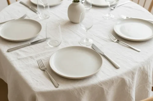 7 Minimalist Tables for a Calm Friends Brunch