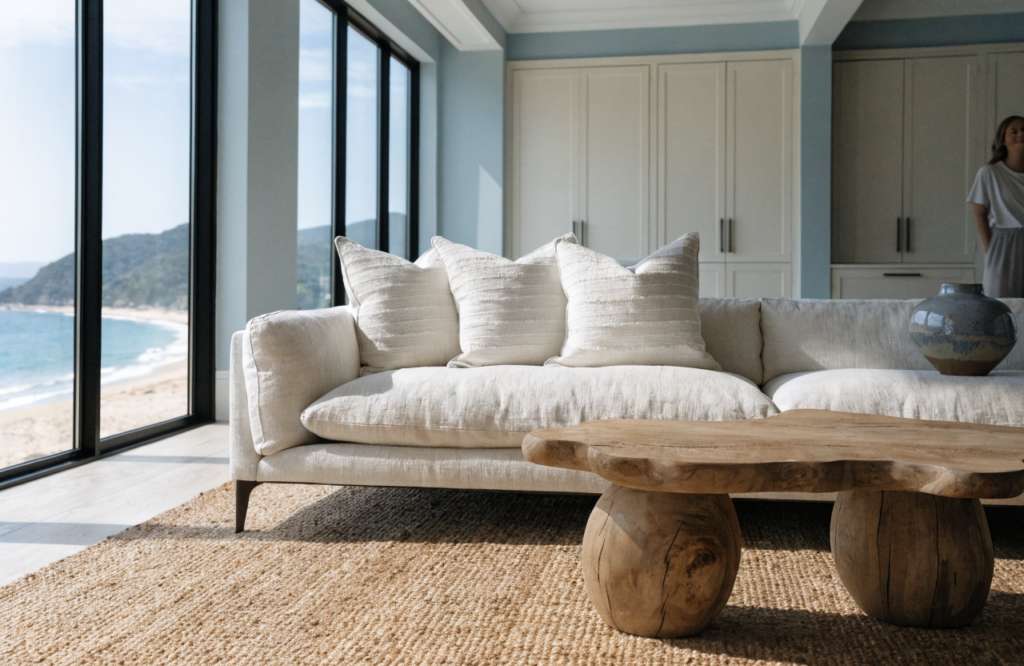 15 Modern Coastal Living Rooms: Clean Lines, Soft Blue Room Decor for You